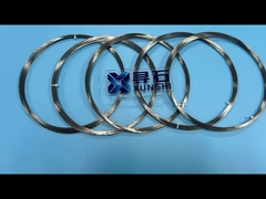 Magnetostriktive Wellenleiterdraht für einen Verlagerungstransformator mit Sonde